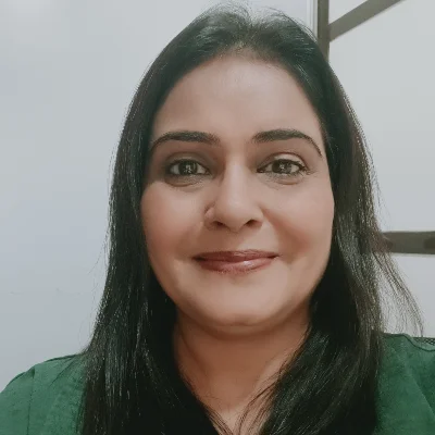 Photo of Seema Saxena